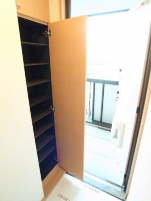 【玄関】 | ロジュマン　ミヤカイドウＤ | お気に入りの靴をいっぱいしまってください♪