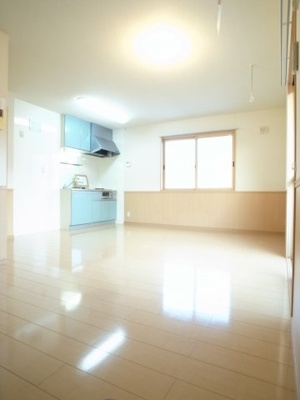 【居間・リビング】 | ロジュマン　ミヤカイドウＤ | 広々とお使いいただけます。