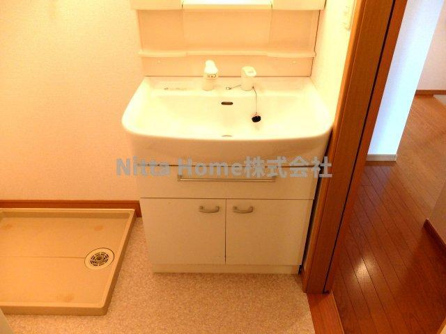 ミニョンストリートⅠの洗面所|便利な洗髪洗面化粧台付き☆