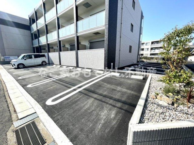 【駐車場】 | Abierto