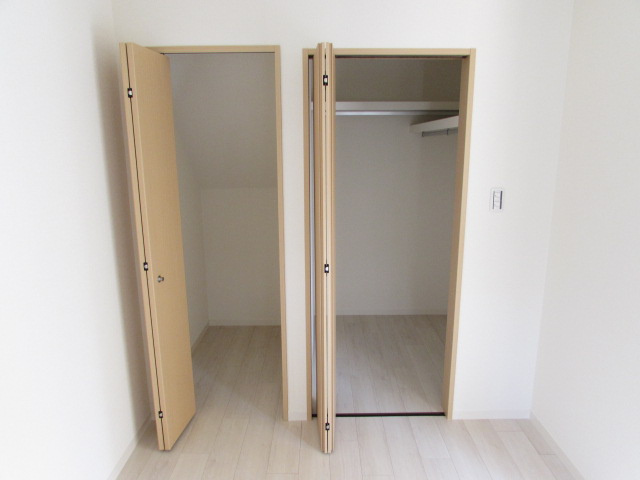 アンボワーズ売布の収納|小物を収納するのに便利です