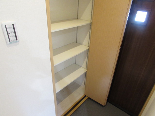 アンボワーズ売布の収納|たっぷりとした収納スペースです