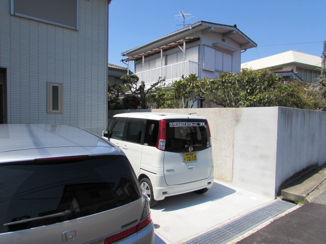 アンボワーズ売布の駐車場|駐車場があるので、車を買う予定の方も安心です