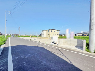 【前面道路含む現地写真】