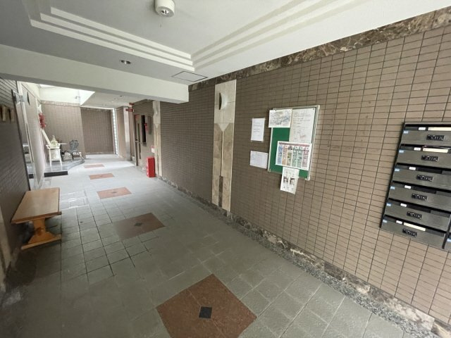 ローテローゼ本山のエントランス