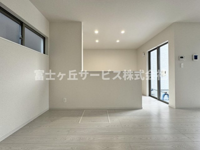 【キッチン】 | 静岡市清水区吉川 22期 新築一戸建て 2号棟 | キッチン正面です