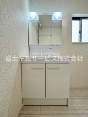 【独立洗面台】 | 静岡市清水区吉川 22期 新築一戸建て 2号棟 | 朝の身支度に便利な独立洗面台です