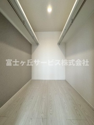 【収納】 | 静岡市清水区吉川 22期 新築一戸建て 2号棟 | 収納豊富なウォークインクローゼット