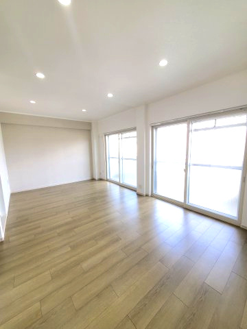 ハイマート若江　2号棟の居間・リビング