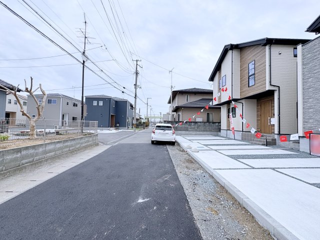 新築戸建・建売　いわき市平泉崎1期　Erde　全2棟の前面道路含む現地写真|■西から東に向けて撮影