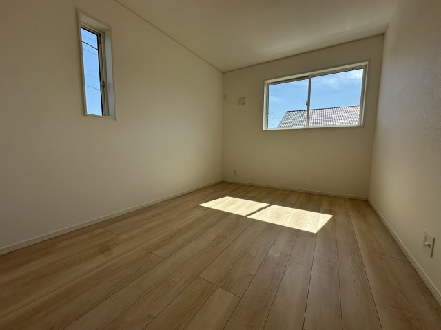 小田原市柳新田 新築戸建　全1棟1号棟の洋室