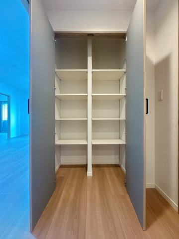 【収納】 | アクアサージュ大手町☆仲介手数料無料☆ | ふとしたスペースに、活かされた収納。生活を支えるのはこんな気遣い。