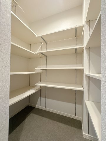 【収納】 | アクアサージュ大手町☆仲介手数料無料☆ | シューズクローゼットは十分な広さを確保♪お荷物が多くても大丈夫です！