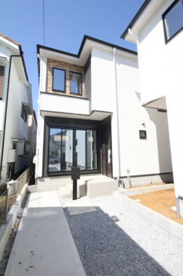 【外観】 | 早稲田4丁目全4棟1号棟 | 日差しも入ってきます