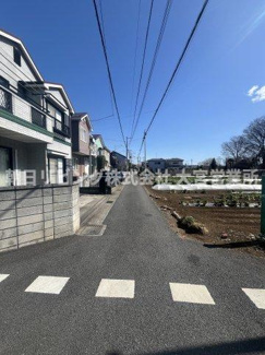 【前面道路含む現地写真】