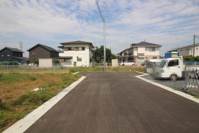 小山市平和　全6区画の前面道路含む現地写真|分譲地内道路（2025年7月撮影）