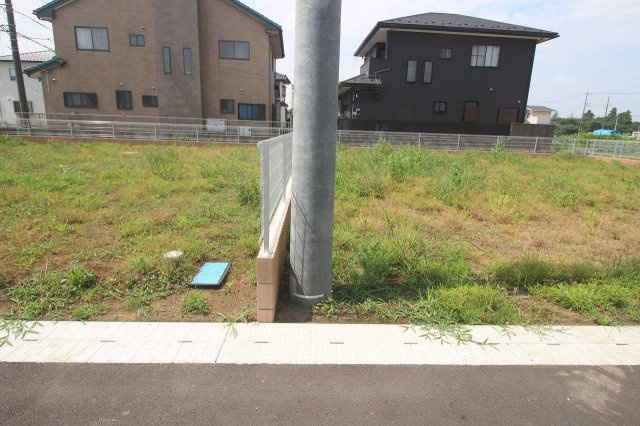小山市平和　全6区画の外観|【E区画】南東側との境界部分（2025年7月撮影）