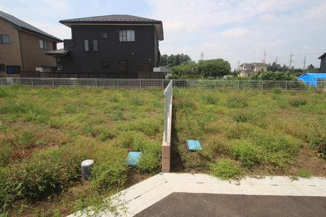 小山市平和　全6区画の外観|【E区画】北西側との境界部分（2025年7月撮影）