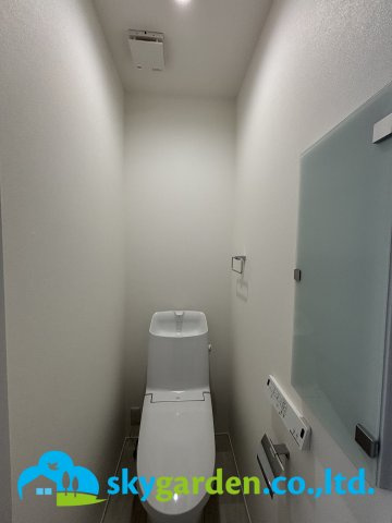 小田原市久野　未入居戸建　全1棟1号棟のトイレ