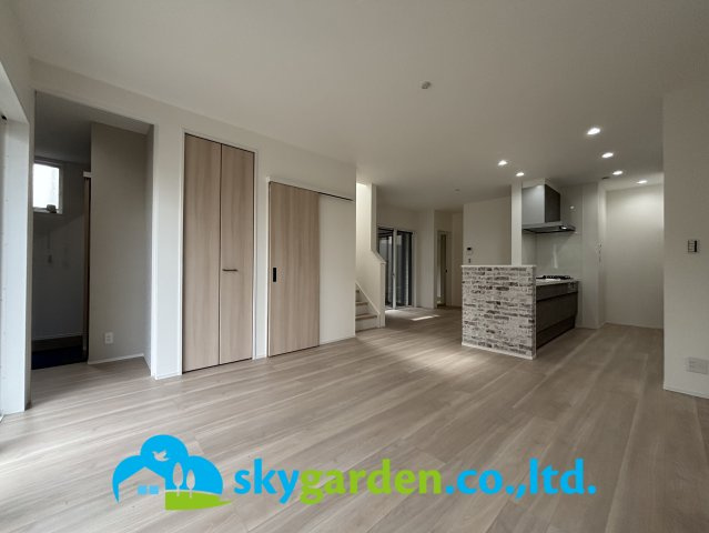 小田原市久野　未入居戸建　全1棟1号棟の居間・リビング