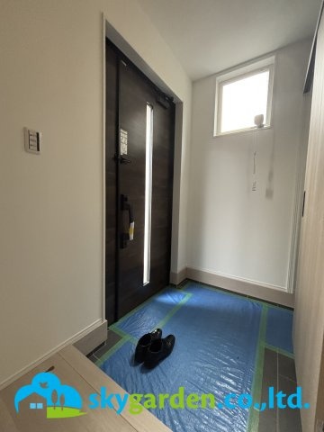 小田原市久野　未入居戸建　全1棟1号棟の玄関