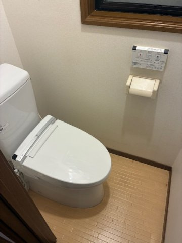 水道筋六丁目中古戸建のトイレ