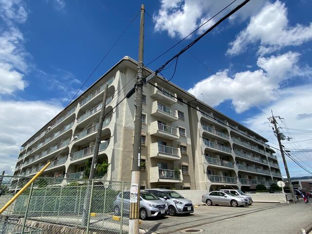 カネボウ三ツ池台マンションの外観