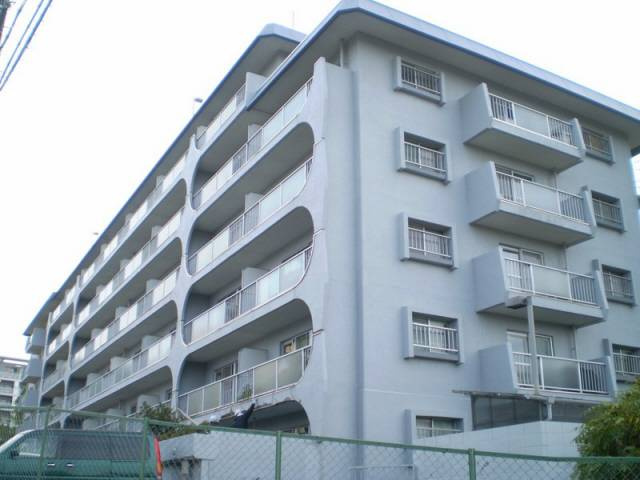 カネボウ三ツ池台マンションの外観