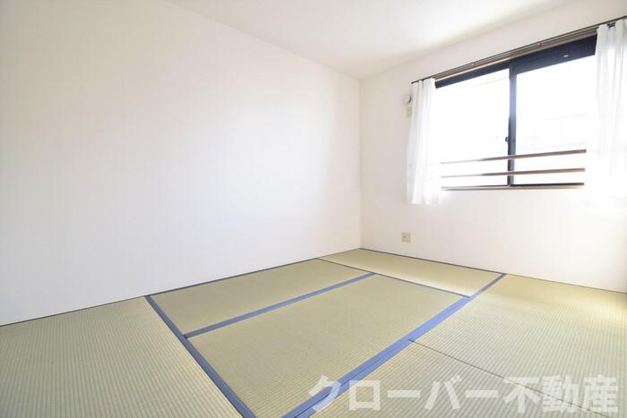 サンピア・Kの居間・リビング|和室６帖