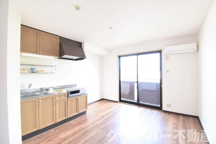 サンピア・Kの居間・リビング|ＤＫ９帖