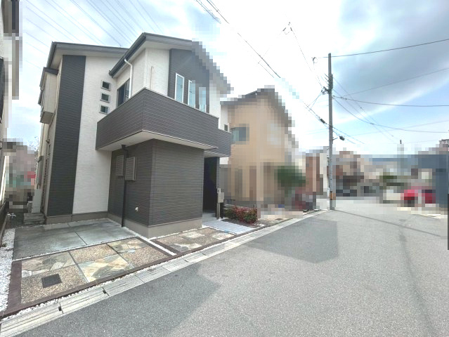 【価格改定】乙訓郡大山崎町字下植野小字寺門の前面道路含む現地写真|閑静な住宅地です！
四辻木材工業の分譲地内の1区画です♪
前面道路幅員は約7ｍございます(^^)