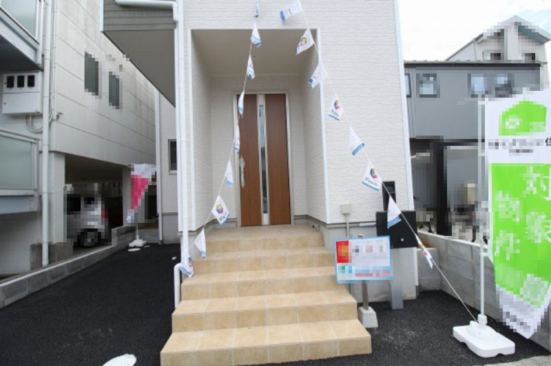 桟橋通4丁目　新築戸建　クレイドルガーデン　１号棟の玄関