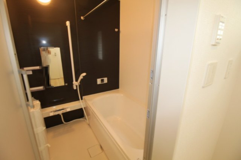 桟橋通4丁目　新築戸建　クレイドルガーデン　１号棟の浴室