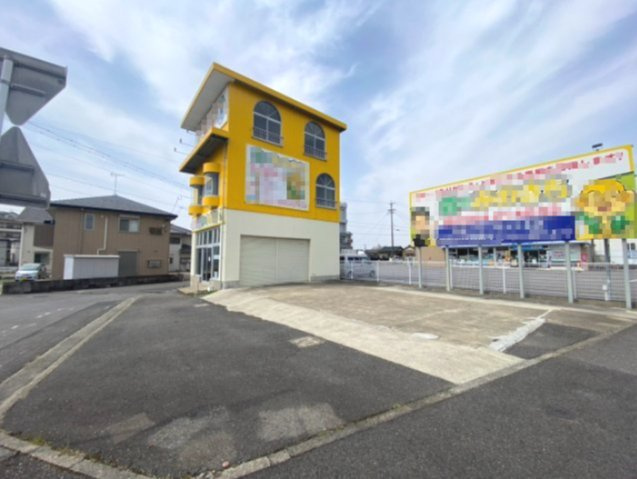 小呂町5丁目店舗の駐車場