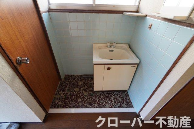 田岡邸の洗面所