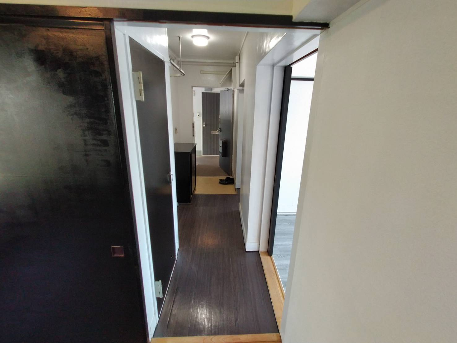 やよいマンションS-3の玄関