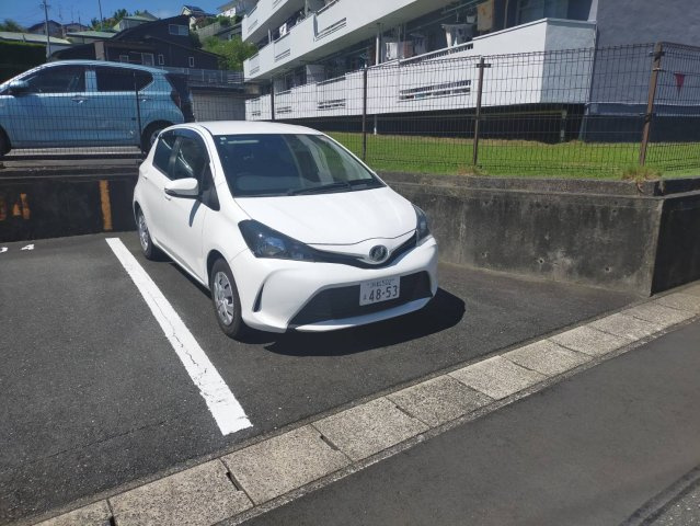 やよいマンションS-3の駐車場