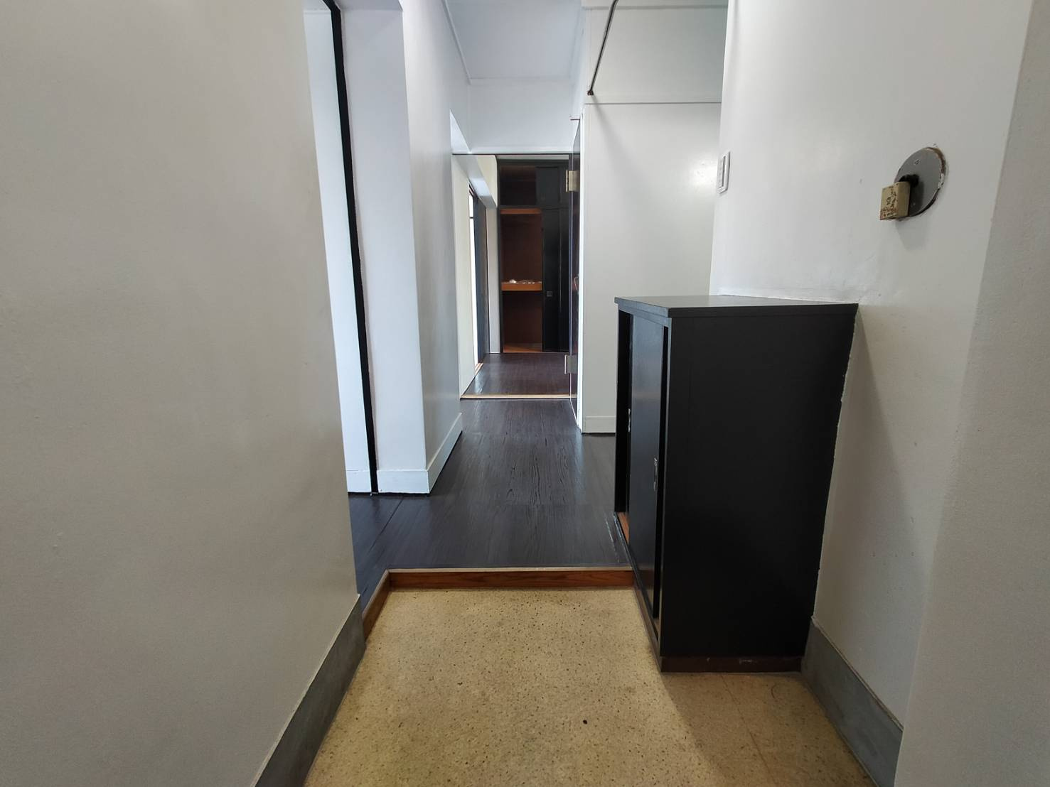 やよいマンションS-3の玄関