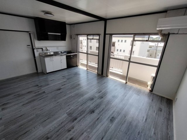 やよいマンションS-3の居間・リビング