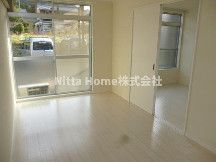 コーポ小谷ヶ丘の居間・リビング|リビングは12帖です(*^-^*)