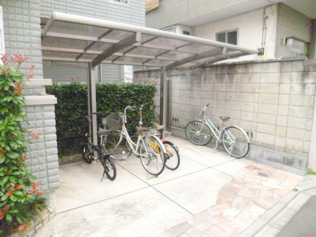アビタシオンウルバーナのその他共用部分|★屋根付き駐輪場有り★
