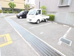 シャンフルーヴの駐車場