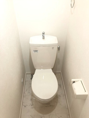 【トイレ】 | グランコンフォール本千葉Ⅱ | ※同物件・反転タイプの写真です。