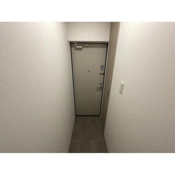 高石市東羽衣３丁目のハイツの玄関|明るい玄関です