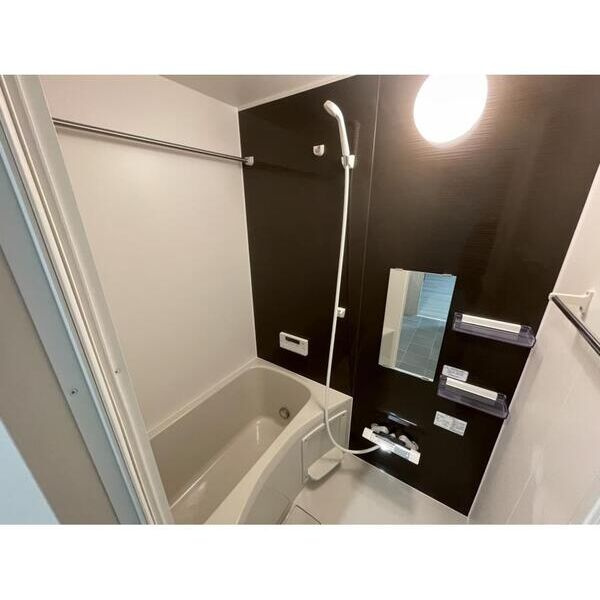 高石市東羽衣３丁目のハイツの浴室|ゆったり過ごせるお風呂です