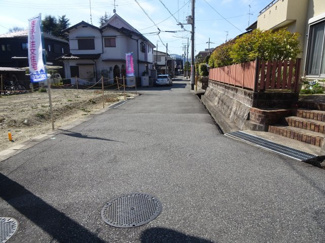 【前面道路含む現地写真】 | 川西市平野1丁目　建築条件無土地
