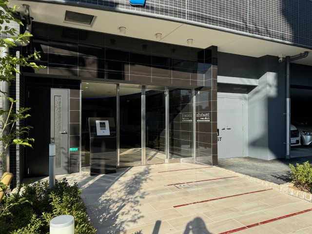 【エントランス】 | セレニテ難波ミラク弐番館