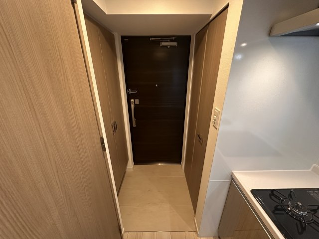 S-RESIDENCE高井田beletaの玄関|収納もある玄関です