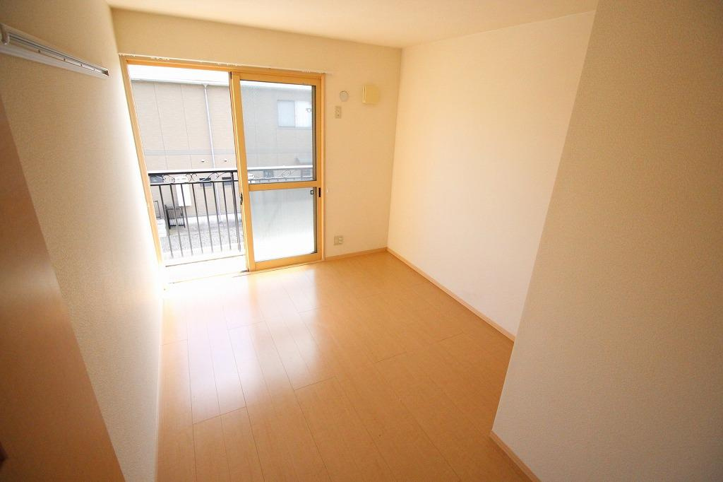 ムーンリバーⅡの寝室|※お部屋により仕様が異なる場合があります。