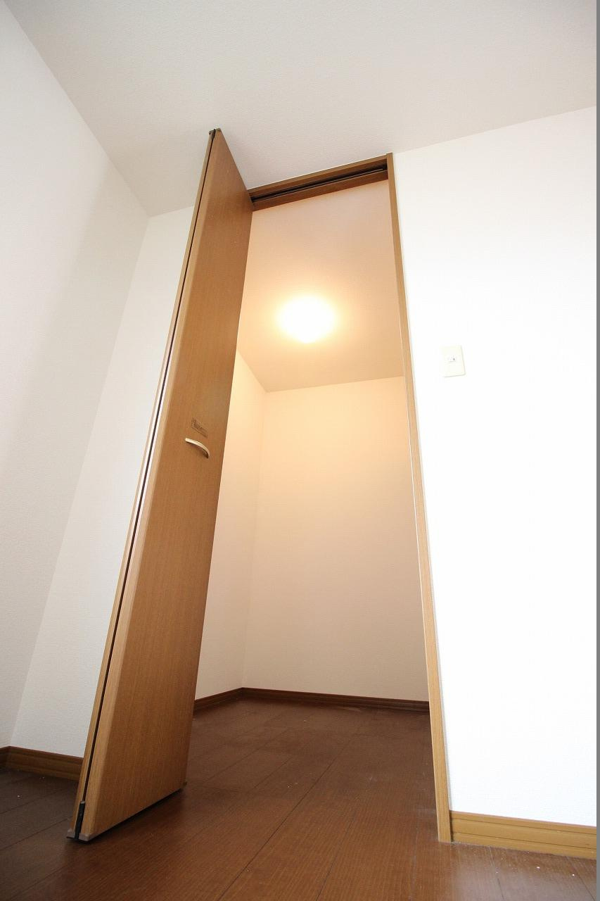 ローズ・コートの収納|※お部屋により仕様が異なる場合があります。